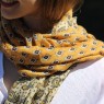 Echarpe Amarelo Queimado Estampada Jamavar Poliéster 180x90cm