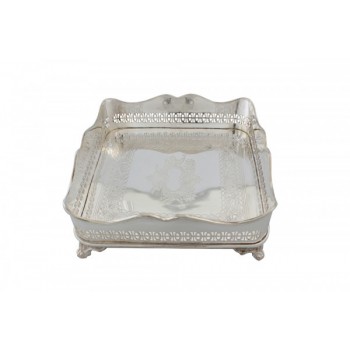 Bandeja Decorativa em Metal Trabalhado Folheado a Prata Retrô c/ Pés  24x24 cm