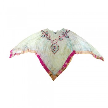 Blusa/Bata Triangular Verde Claro e Pink Tie Dye c/ Bordado Viscose 70x75 cm
