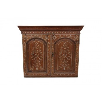 Armário de Madeira Rústico Trabalhado c/ 2 Portas  A191xL108xP44 cm
